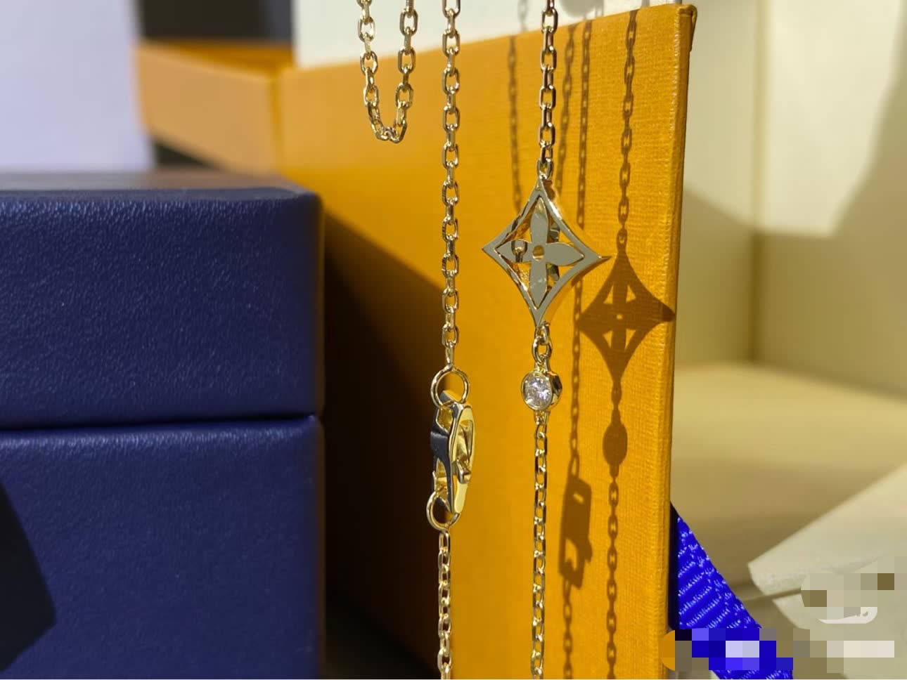 Louis Vuitton Idylle Blossom 18K Gold Diamond Necklace